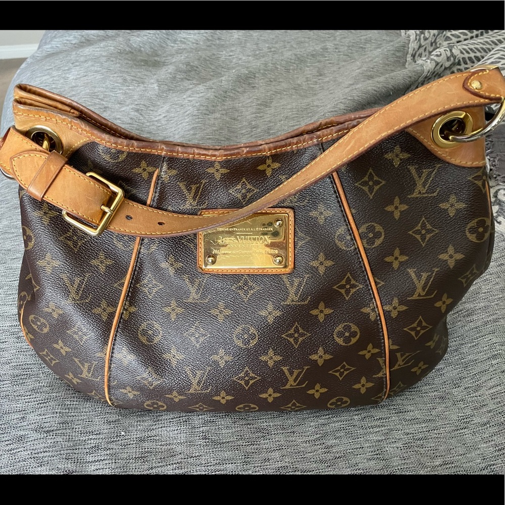 Louis Vuitton Galliera Authentic! Used! Well loved bag!
